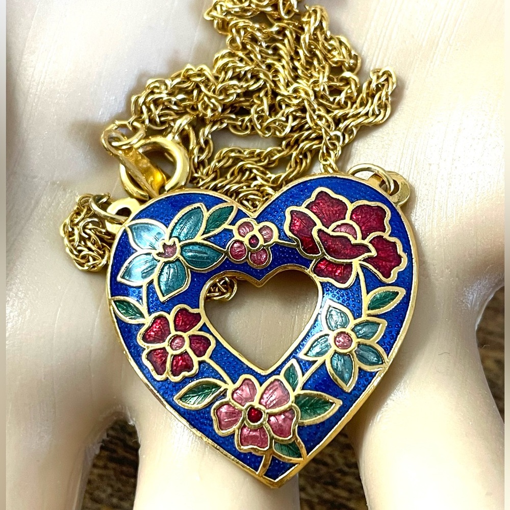 Enamel Heart Pendant Necklace Gold Tone Vintage Hawaii